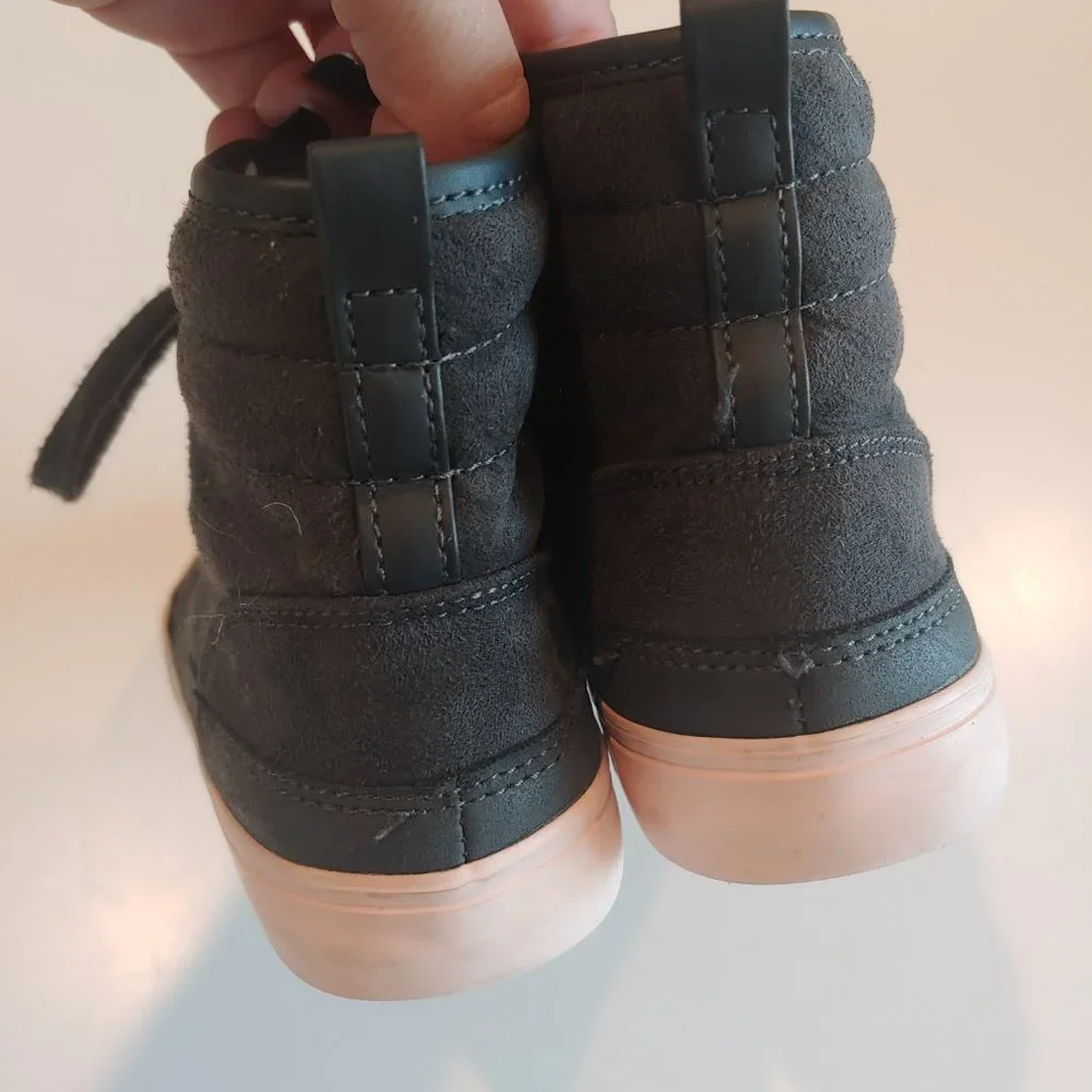 Old Navy | Grey Suede and Nubuck Leather Faux Fur Lined Sneakers | 13